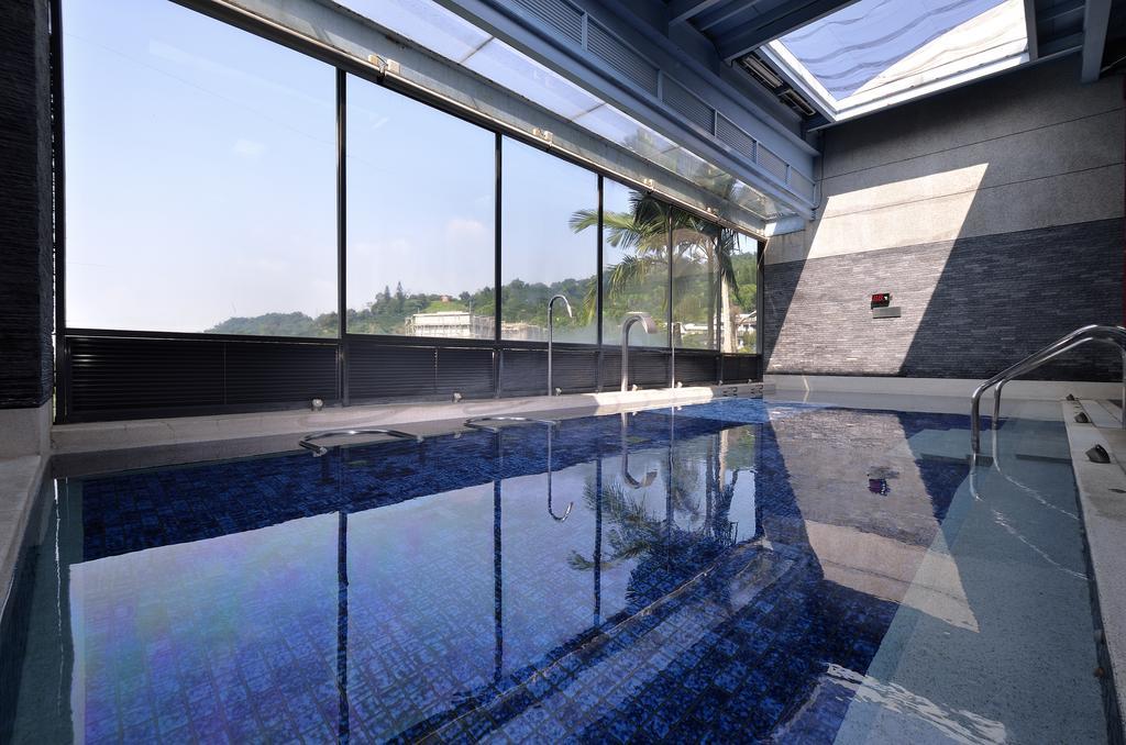 The Sun Hot Spring & Resort Tajcshung Kültér fotó