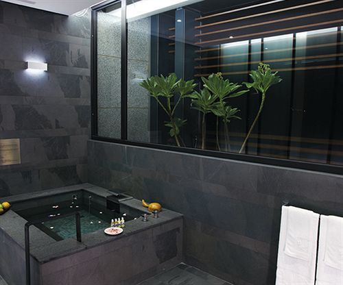 The Sun Hot Spring & Resort Tajcshung Kültér fotó